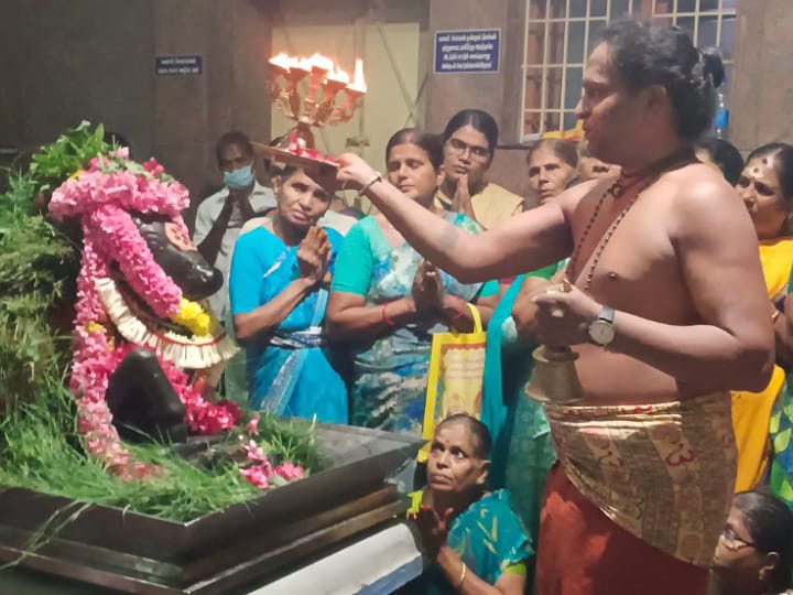 ஐப்பசி பிரதோஷம்;  கோடீஸ்வரன் ஆலயத்தில் நந்தி பகவானுக்கு சிறப்பு அபிஷேகம்; பக்தர்கள் பரவசம்