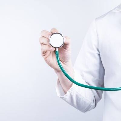 मात्र, काही डॉक्टर्स आणि तज्ज्ञ हे योग्य मानत नाहीत. त्यांचा मते रुग्ण कर्करोगाच्या चौथ्या स्टेजला पण पराभूत करू शकतो.