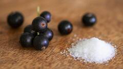 Excess Salt Intake: গলা-ঠোঁট শুকিয়ে তীব্র পিপাসা পাচ্ছে মাঝে মাঝেই, ফোলাভাব হাত-পা-মুখে, কীসের লক্ষণ ?