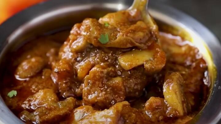 இது சூடான சாதத்துக்கும் சப்பாத்திக்கும் ஏற்ற தொடுகறி ஆகும்.