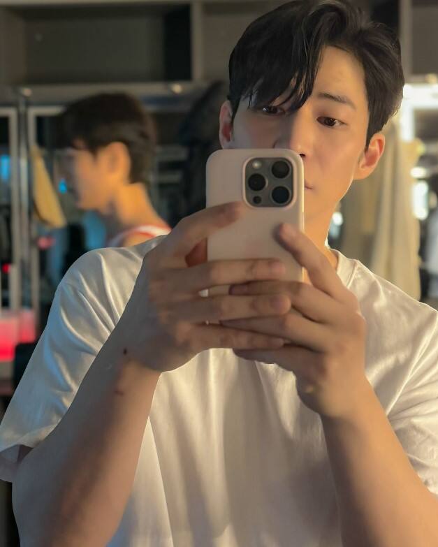 ਰਾਜਾ ਦੇ ਵਫਾਦਾਰ ਬਾਡੀਗਾਰਡ ਕਿਮ ਜੇ ਵੌਨ ਦੇ ਰੂਪ ਵਿੱਚ, ਸੌਂਗ ਜੈ ਰਿਮ ਦੇ ਆਪਣੇ ਕਿਰਦਾਰ ਨਾਲ ਉਨ੍ਹਾਂ ਸਾਰਿਆਂ ਨੂੰ ਪ੍ਰਭਾਵਿਤ ਕੀਤਾ ਸੀ। ਜਿਸ ਤੋਂ ਬਾਅਦ ਉਨ੍ਹਾਂ ਨੇ ਇੰਡਸਟਰੀ 'ਚ ਆਪਣੀ ਵੱਖਰੀ ਪਛਾਣ ਬਣਾਈ ਹੈ।