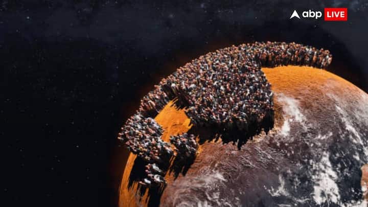 रूस अपने घटते जन्मदर से जूझ रहा है. हालिया रिपोर्ट के अनुसार जून में जन्म लेने वाले बच्चों की संख्या 1 लाख से भी कम रह गई है. यूक्रेन युद्ध में मारे गए या घायल हुए लाखों लोगों के कारण भी जनसंख्या पर बुरा असर पड़ा है. इन हालातों के चलते सरकार की चिंता बढ़ रही है और जनसंख्या को स्थिर करने के लिए आवश्यक कदम उठाए जा रहे हैं.