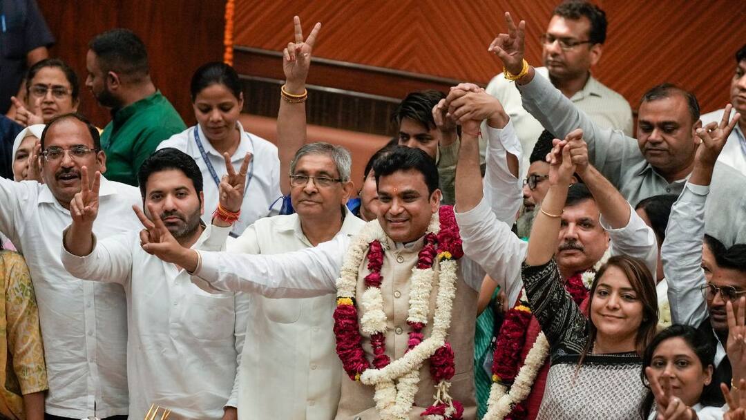 AAP's Mahesh Kumar Khichi Elected As Delhi's New Mayor AAP's Mahesh Kumar Khichi Elected As Delhi's New Mayor Amid Cross-Voting