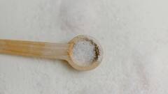 Excess Salt Intake: গলা-ঠোঁট শুকিয়ে তীব্র পিপাসা পাচ্ছে মাঝে মাঝেই, ফোলাভাব হাত-পা-মুখে, কীসের লক্ষণ ?