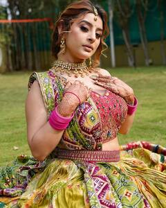 Ankita Dave PHOTO: દેશી કુડી બની અંકિતા દવેએ મચાવી સનસની, તસવીરો પર થયો હાર્ટ ઈમોજીનો વરસાદ