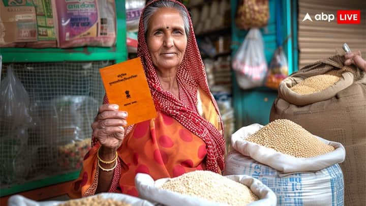 Ration Card Rules: सरकार इन राशन कार्ड धारकों के नाम राशन कार्ड से काट देती है. जान लें कहीं आपका नाम भी नहीं इन लोगों में शामिल. इस तरह ऑनलाइन चेक कर सकते हैं अपना स्टेटस.