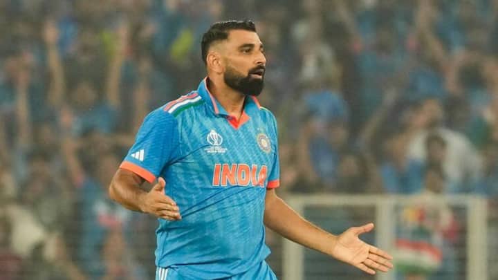 বারংবার চোট আঘাত ব্যাহত করেছে তাঁর প্রত্যাবর্তন। তবে ৫০ ওভারের বিশ্বকাপ ফাইনালের ৩৬০ দিন পর প্রতিযোগিতামূলক ক্রিকেটে ফিরেই জ্বলে উঠলেন মহম্মদ শামি।