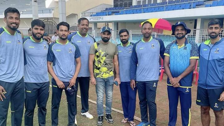 ২০১৮ সালে শেষবার বাংলার হয়ে মাঠে নেমেছিলেন শামি। খেলেছিলেন কেরলের বিরুদ্ধে। তারপর দীর্ঘ অপেক্ষা।