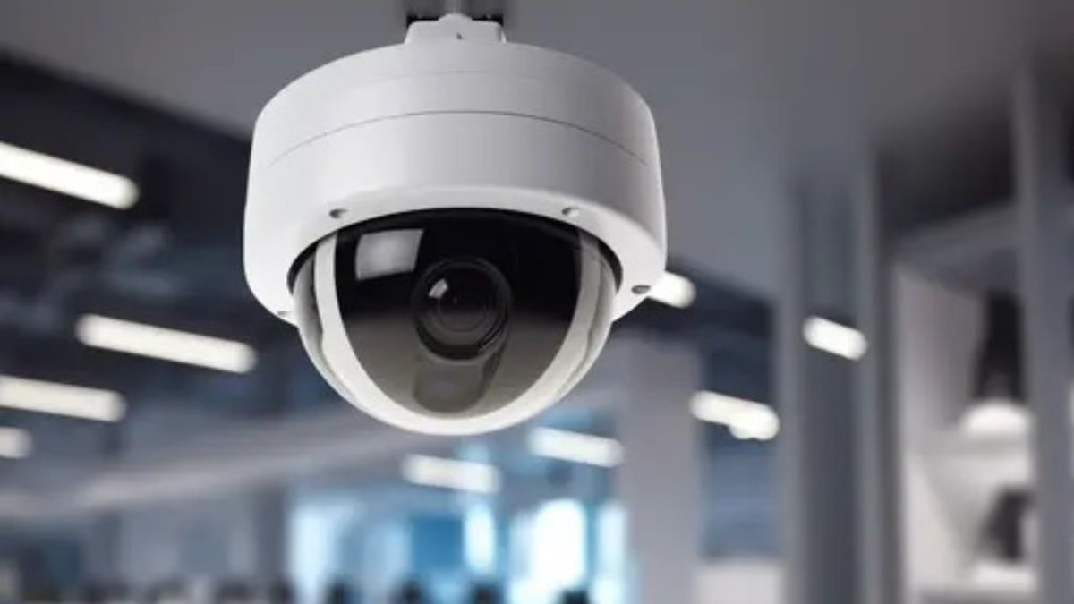 Mumbai: सोसाइटी के अधिकारियों पर CCTV कैमरा चोरी का आरोप, बिजनेसमैन की शिकायत पर FIR दर्ज