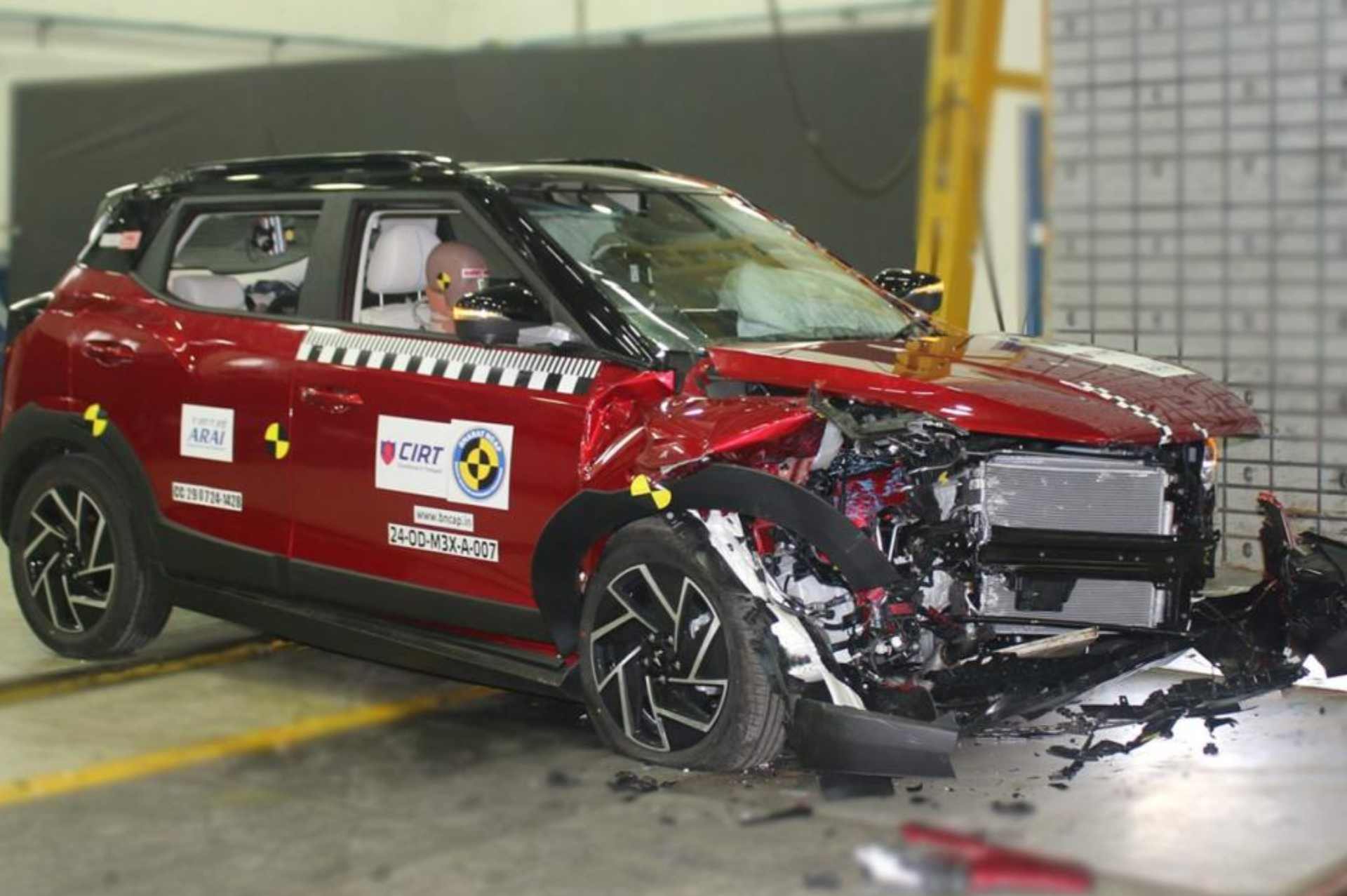 Bharat NCAP Safety Rating: कितनी सुरक्षित है महिंद्रा की Thar Roxx? क्रैश टेस्ट में चल गया पता