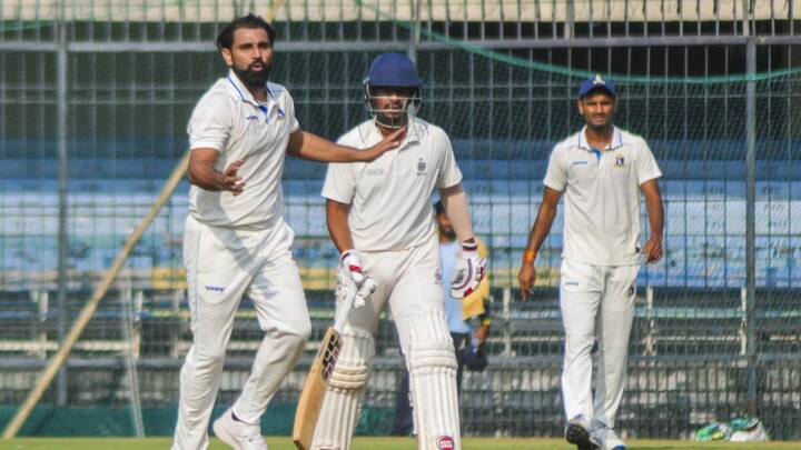 ম্যাচের প্রথম দিন ১০ ওভার হাত ঘুরিয়েও কোনও সাফল্য পাননি তিনি। তবে দ্বিতীয় দিনের শুরুতেই ৩৪ বছর বয়সি তারকা ফাস্ট বোলার মধ্যপ্রদেশ অধিনায়ক শুভম শর্মার উইকেট ভেঙে দেন।