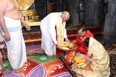 अरविंद केजरीवाल पत्नी के साथ पहुंचे तिरुपति बालाजी मंदिर, पूजा-अर्चना की, देखें तस्वीरें