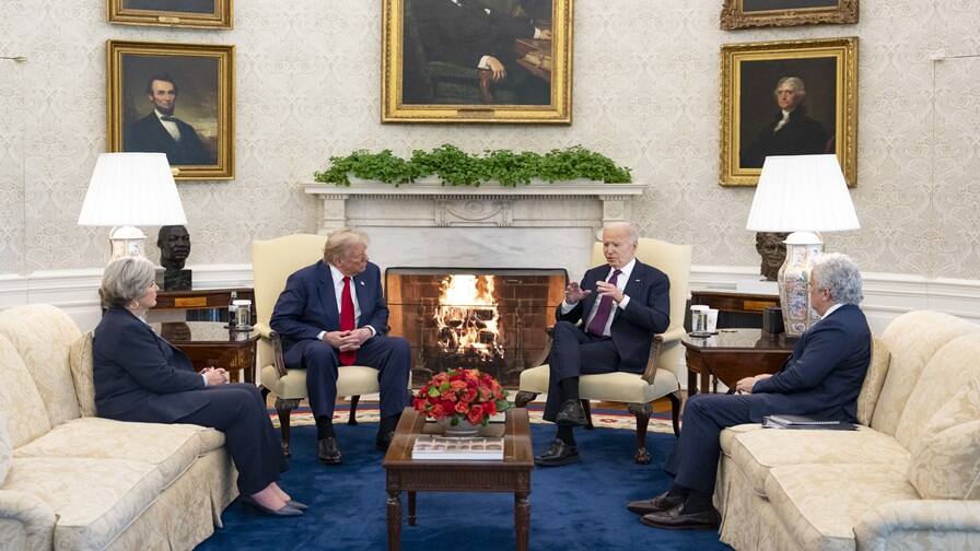 Biden Trump Meeting Donald Trump meets Joe Biden in White House Biden Trump Meeting: ચૂંટણી પરિણામો પછી ટ્રમ્પને પ્રથમવાર મળ્યા રાષ્ટ્રપતિ બાઇડન, કહ્યુ- 'વેલકમ બેક'