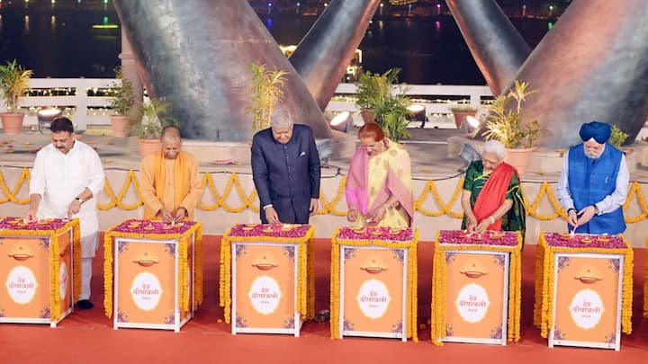 Governor Anandi Ben Patel, Chief Minister Yogi Adityanath, and Union Petroleum Minister Hardeep Singh Puri were also present on the occasion. (Source: X/@myogiadityanath)