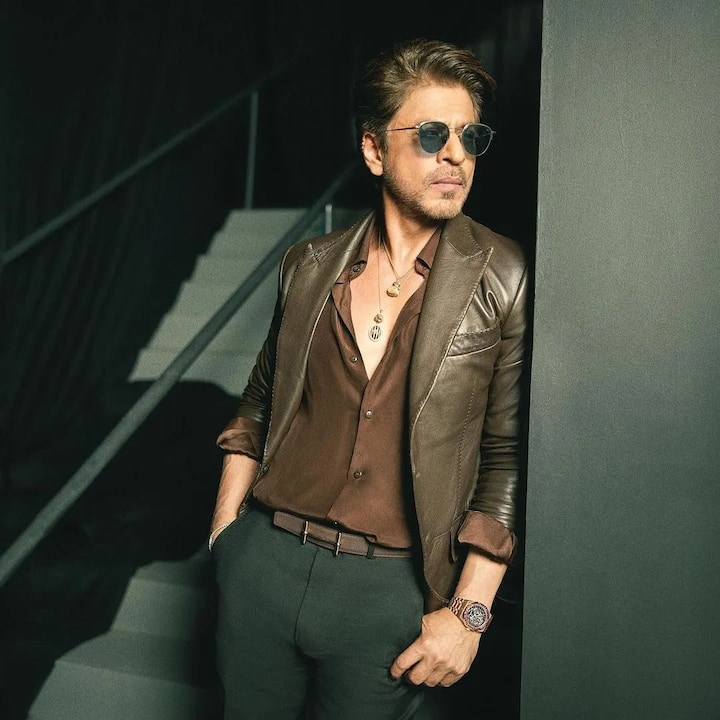 इसी दौरान शाहरुख और जूही के बीच अफेयर की सुर्खियां बनने लगी थीं. हालांकि शाहरुख पहले से ही गौरी खान के साथ शादीशुदा थे.