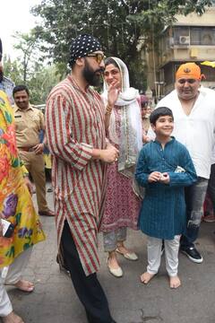 सिर पर दुपट्टा लिए और कॉटन सूट पहनें गुरुद्वारा पहुंचीं Shilpa Shetty, पति राज कुंद्रा संग टेका माथा