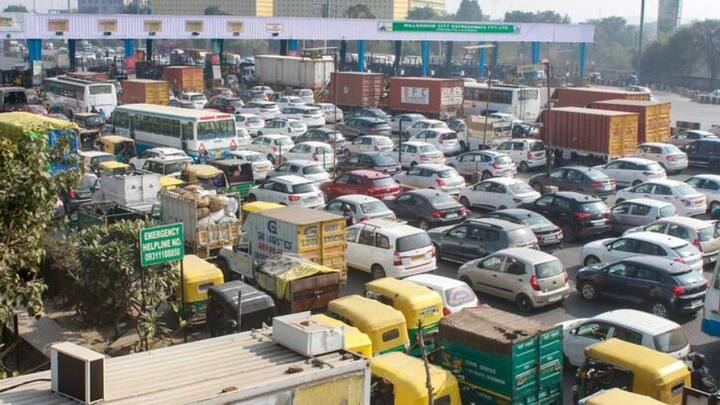 সারা ভারতেই এখন এর মাধ্যমে টোল ট্যাক্স পেমেন্ট করে থাকেন গাড়ি চালকেরা। এই অ্যাকাউন্টে টাকা থাকলে আপনা থেকেই টোল ট্যাক্স কেটে নেওয়া হয়।