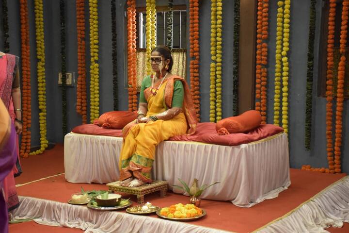 लग्नाच्या तयारीकरिता सारंग आणि सावलीचा कुटुंब साडीच्या दुकानात जातात आणि सारंग सावलीसाठी एक सुंदर अशी साडी निवडतो, जी शेवटी सावलीपर्यंत पोहोचते.