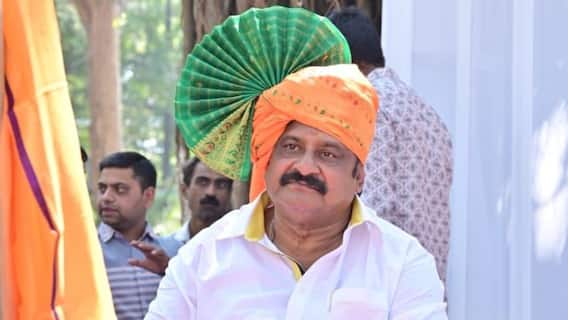 नाशिकमध्ये ठाकरेंचा मनसेला मोठा धक्का, राज ठाकरेंचे विश्वासू अशोक मुर्तडक मशाल हाती घेणार