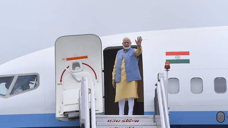 pm-narendra-modi-aircraft-experienced-a-technical-snag-aircraft-remain-at-deoghar-airport Jharkhand Election: PM મોદીના વિમાનમાં આવી ટેકનિકલ ખામી, એક્શનમાં PMO,દિલ્હીથી મોકલવામાં આવ્યું એરફોર્સનું પ્લેન