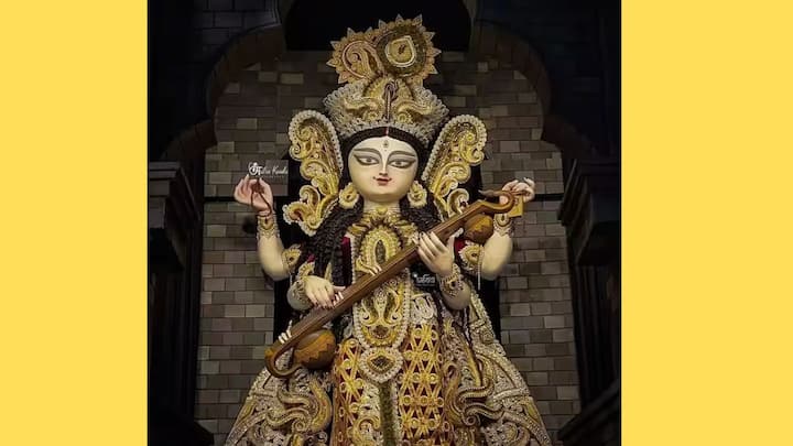 দুর্গাপুজো, কালীপুজোর পর জগদ্ধাত্রী পুজোও শেষ। এবার সামনে কার্তিক পুজো। তারপরই আবার নতুন ইংরেজি বছরের প্রতীক্ষা। বছরের প্রথ পুজো , সরস্বতী পুজো।