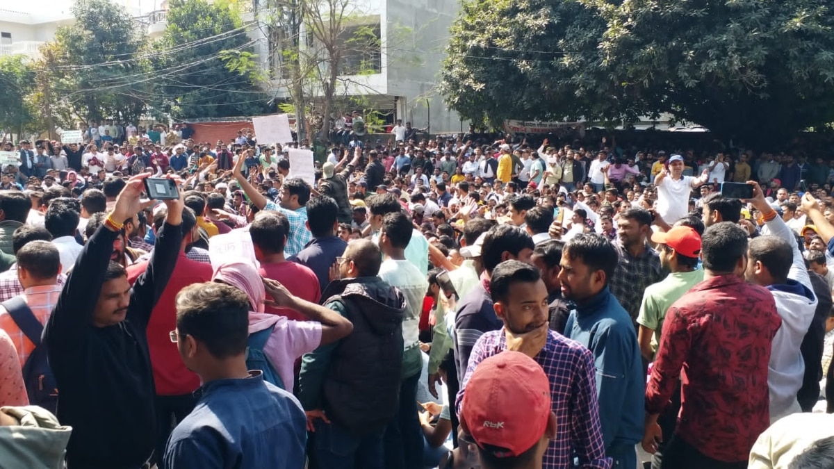 UPPSC Protest: प्रयागराज में कब खत्म होगा छात्रों का आंदोलन, जानिए अब क्या है उनकी मांग?