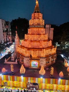 श्रीमंत... दगडूशेठ गणपती बाप्पांना 521 पदार्थांचा महानैवेद्य, 1 लाख 25 हजार दिव्यांची आरास