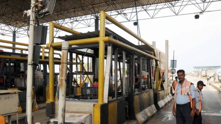 এর জন্য কোনো লাইনে দাঁড়াতে হয় না। ফলে চালকদের অনেক সময় বেঁচে যায়। আর তার থেকেও বড় সুবিধে হল টোল ট্যাক্স দেওয়ার জন্য নগদ রাখতে হয় না।