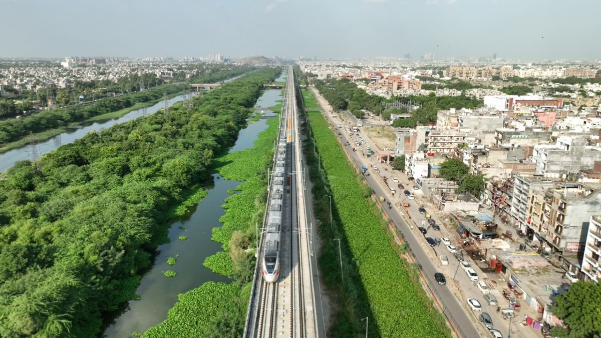 दिल्ली पहुंची नमो भारत ट्रेन, RRTS कॉरिडोर का ट्रायल रन शुरू, जानें आपको कबसे मिलेगा फायदा?