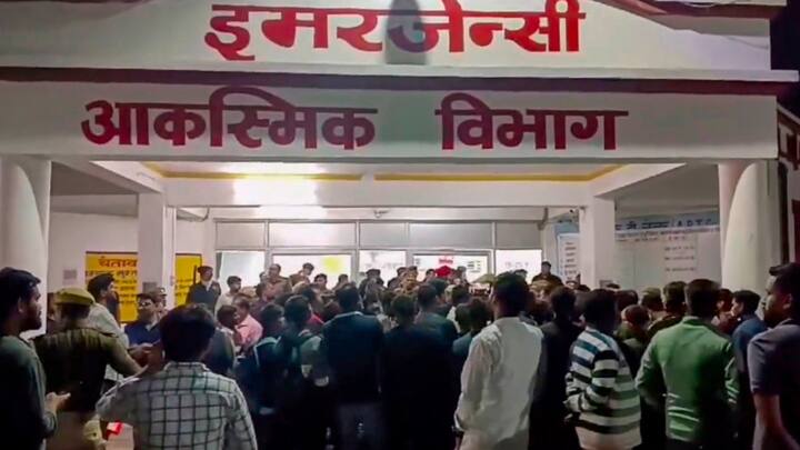 इस हादसे की सूचना मिलते ही डिप्टी सीएम ब्रजेश पाठक और मुख्य स्वास्थ्य सचिव भी झांसी पहुंचे, जहां उन्होंने हालात का जायजा लिया.