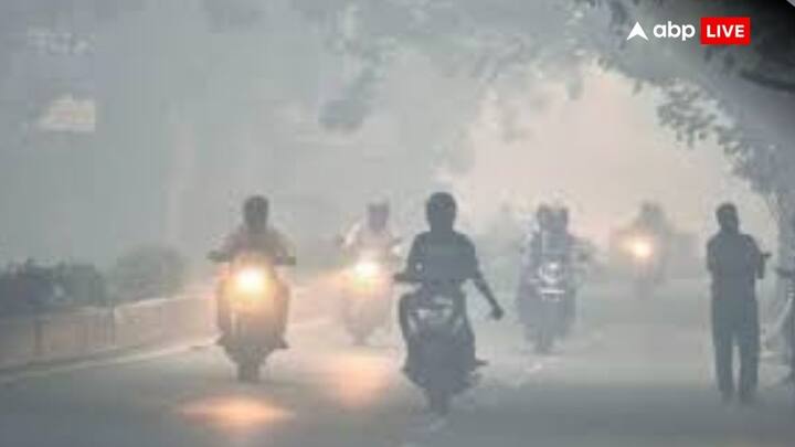 मौसम विभाग की ओर से पंजाब, हरियाणा, चंडीगढ़ और पश्चिमी राजस्थान में घने कोहरे के लिए ऑरेंज अलर्ट जारी किया गया है. इसमें कहा गया है कि 2-3 दिन घना कोहरा रह सकता है.