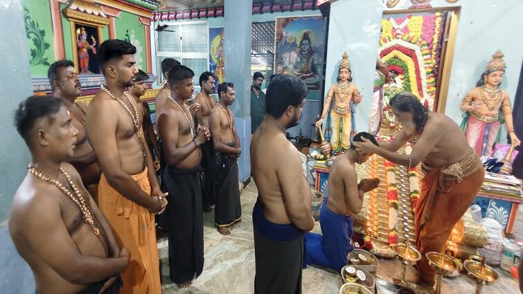 Karthikai  month  Ayyappa Sarana Gosham Devotees wearing garlands tnn பிறந்தது கார்த்திகை மாதம்... எழுந்தது ஐயப்ப சரண கோஷம்: மாலை அணிந்த பக்தர்கள்