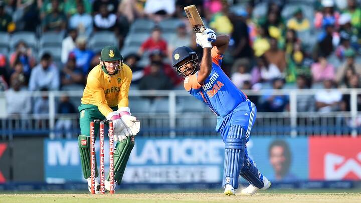 ভারতীয় দল মাস দু'য়েক আগেই বাংলাদেশের বিরুদ্ধে ২৯৭ রান তুলেছিল। তারপর এই ২৮৩। দুই পূর্ণ সদস্যের মধ্যেকার আন্তর্জাতিক বিশ ওভারের ম্যাচের দুই সর্বোচ্চ রানের কৃতিত্বই এখন ভারতের ঝুলিতে।