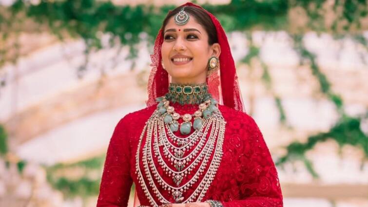Dhanush Fans slam Nayanthara after she made remarks regarding her Netflix documentary Nayanthara : படத்த விக்க முடியல அதனால இப்படி இறங்கிட்டாங்க...நயனுக்கு எதிராக கிளம்பிய தனுஷ் ஃபேன்ஸ்
