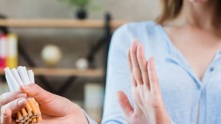 একটানা তিন থেকে ন'মাস ধূমপান না করলে শ্বাসপ্রশ্বাসের উন্নতি হবে। কাশি হবে না। আগের মতো ঘন ঘন সর্দি-কাশি থেকে মিলবে রেহাই। রোগ প্রতিরোধ শক্তি বাড়বে। এক বছর যদি ধূমপান না করেন, আগের তুলনায় হৃদরোগের ঝুঁকি অর্ধেক হয়ে যাবে।