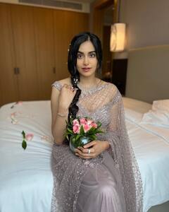 200 करोड़ी फिल्म दे चुकी है तस्वीर में दिख रही ये बच्ची, खूब मचा था बवाल, पहचाना?