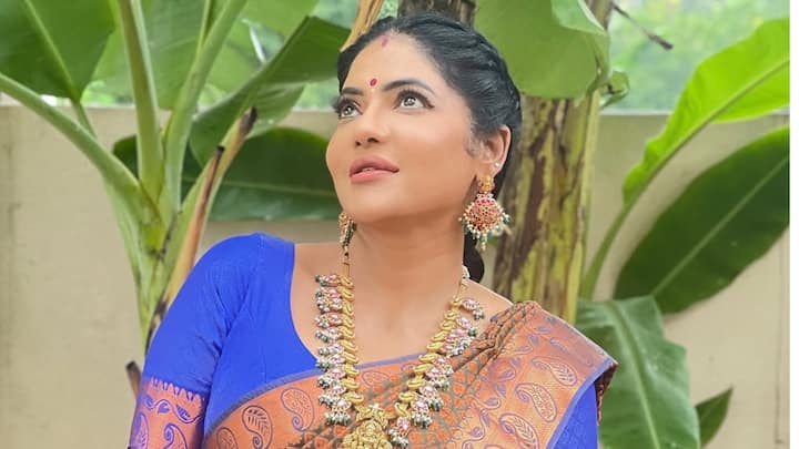 Reshma Pasupuleti Photos: న్యూస్ రీడర్ గా కెరీర్ ప్రారంభించిన ఎంతో మంది అమ్మాయిలు స్మాల్ స్క్రీన్, సిల్వర్ స్క్రీన్ పై వెలిగారు..ఇప్పటికీ వెలుగుతున్నారు..ఈ కోవకే చెందుతుంది రేష్మా పసుపులేటి