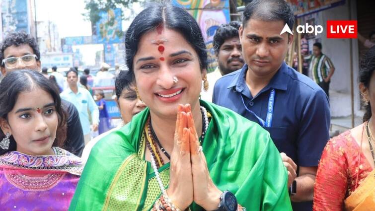 Madhvi latha slams Uddhav thackeray ulema board MVA praise Eknath Shinde real descendant of Balasaheb ANN Maharashtra Assembly Elections: 'दिल्ली' से तय होगा महाराष्ट्र में कौन होगा अगला मुख्यमंत्री? BJP नेता माधवी लता ने कर दिया बड़ा दावा