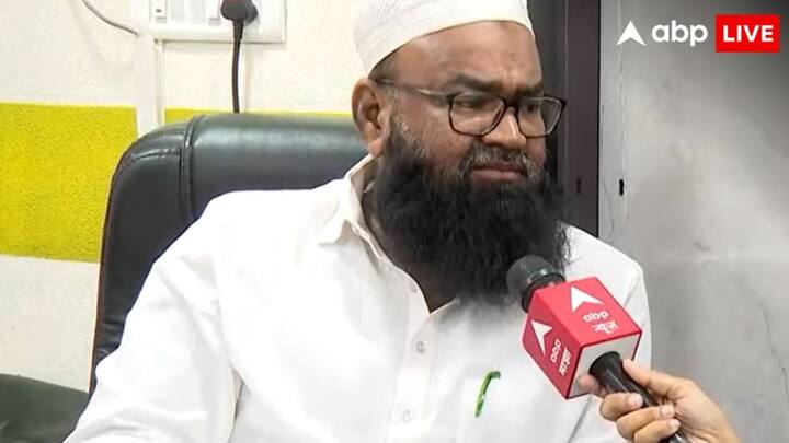 जमीयत उलेमा ए हिंद के अध्यक्ष हाजी सिराजुद्दीन खान ने कहा कि जिस तरह से उद्धव ठाकरे ने कोरोना कल में काम किया उसे हमने बहुत सराहा है. क्योंकि यूपी-बिहार में व्यवस्था ठीक नहीं थी. यूपी के मुख्यमंत्री महाराष्ट्र में मौजूद हैं और उनसे अपना राज्य तो संभाल जा नहीं रहा है.