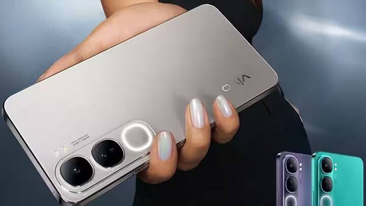 फोन के टीजर के मुताबिक, इसके बैक में डुअल कैमरा सेटअप देखने को मिल सकता है. फोन का कैमरा सेंसर Vivo V40 Lite की तर्ज पर ही असेंबल किया जा गया है.