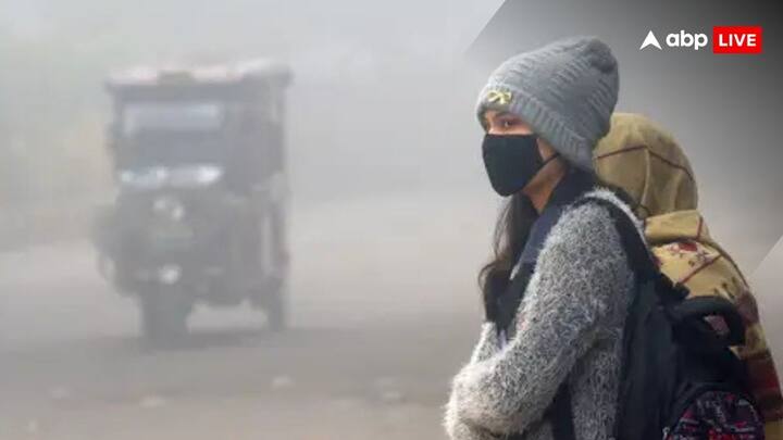 दिल्ली : आईएमडी के मुताबिक, दिल्ली में रविवार सुबह मध्यम स्तर का कोहरा रहेगा. विभाग ने कोहरे को लेकर दिल्ली के लिए येलो अलर्ट जारी किया है. मौसम वैज्ञानिकों का कहना है कि अगले दो-तीन दिनों में कोहरा और बढ़ेगा.