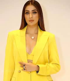 Raai Laxmi: ఎల్లో బికినీ మీద సూట్ వేసిన రత్తాలు... రాయ్ లక్ష్మి గ్లామర్ ట్రీట్ చూడండి