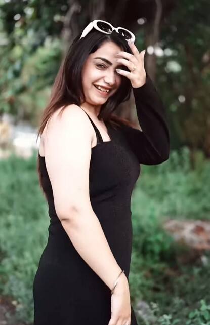 ਇਸ ਤੋਂ ਬਾਅਦ ਇੰਟਰਨੈੱਟ ਉੱਪਰ ਤਰਥੱਲੀ ਮੱਚ ਗਈ ਸੀ। ਜਦੋਂ ਹੀ ਇਨ੍ਹਾਂ ਤਸਵੀਰਾਂ ਨੂੰ ਯੂਜ਼ਰਸ ਨੇ ਦੇਖਿਆ ਤਾਂ ਜੋੜੇ ਦਾ ਅਕਾਊਂਟ ਹੈਕ ਹੋਣ ਦੀ ਚਰਚਾ ਹਰ ਪਾਸੇ ਹੋਣ ਲੱਗੀ। ਹਾਲਾਂਕਿ ਕੁਝ ਹੀ ਮਿੰਟਾਂ ਵਿੱਚ ਫਿਰ ਇਨ੍ਹਾਂ ਨੂੰ ਡਿਲੀਟ ਕਰ ਦਿੱਤਾ ਗਿਆ।