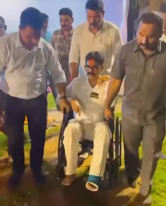 पायऱ्यांवरून उतरताना त्यांचा तोल गेला होता.