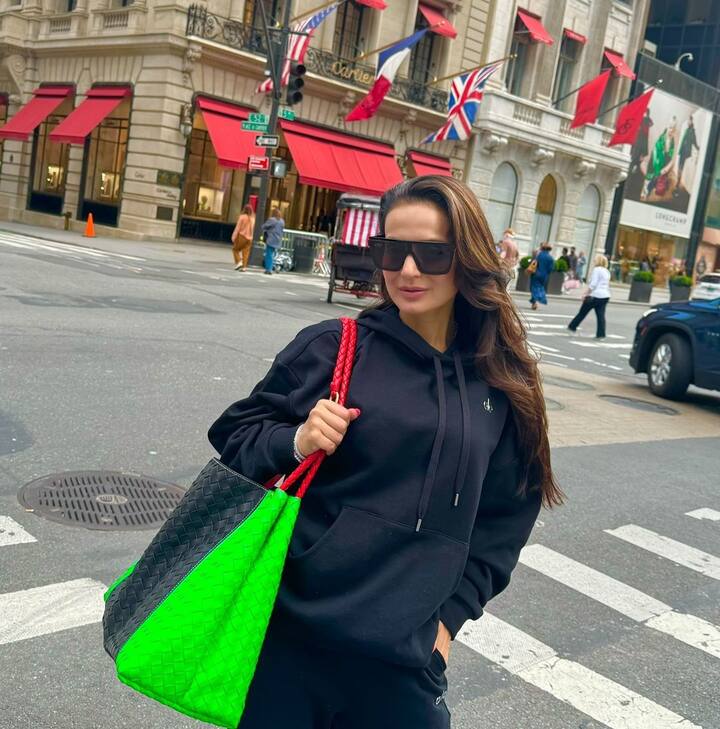 वहीं 'कहो ना प्यार है' ने अपनी कहानी और शानदार गानों के जरिए फैंस का खूब दिल जीता था. यही वजह है कि ये फिल्म उस वक्त दुनिया भर में दूसरी सबसे ज़्यादा कमाई करने वाली फ़िल्म बनी थी.