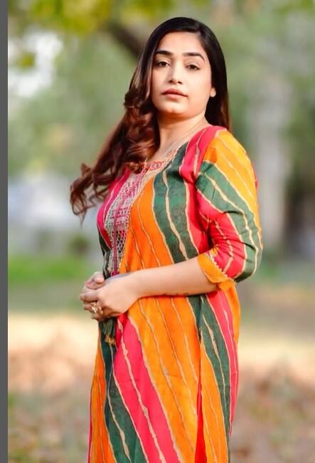 ਦੱਸ ਦੇਈਏ ਕਿ ਹਾਲ ਹੀ ਵਿੱਚ ਜਲੰਧਰ ਦੇ ਕੁੱਲ੍ਹੜ ਪੀਜ਼ਾ ਕਪਲ ਨੂੰ ਸੁਰੱਖਿਆ ਦਿੱਤੀ ਗਈ ਹੈ। ਉਨ੍ਹਾਂ ਦੀ ਸੁਰੱਖਿਆ ਵਿੱਚ 2 ਤੈਨਾਤ ਰਹਿਣਗੇ। ਇੱਕ ਪੀਸੀਆਰ ਦੀ ਗੱਡੀ ਵੀ ਉਹਨਾਂ ਦੇ ਘਰ ਅਤੇ ਰੈਸਟੋਰੈਂਟ ਦੀ ਰਖਵਾਲੀ ਕਰੇਗੀ ਅਤੇ ਪੁਲਿਸ ਦੀ ਨਜ਼ਰ ਇਨ੍ਹਾਂ ਤੇ ਬਣੀ ਰਹੇਗੀ।