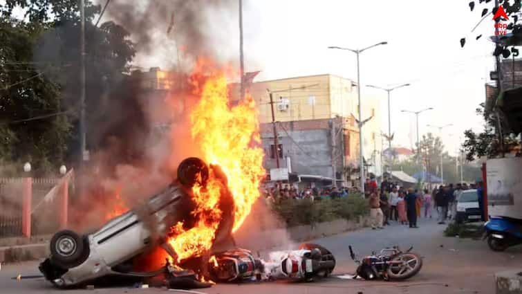 Manipur Now Boil Again, Internet Services Suspended Across 7 Districts and Curfew In Imphal West Manipur Clash: ফের জ্বলে উঠছে মণিপুরে অশান্তির আগুন, ৭ জেলায় বন্ধ ইন্টারনেট; জারি কার্ফু