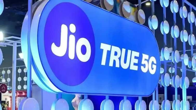 Jio के 98 दिनों की वैलिडिटी वाले प्लान ने बढ़ा दी Vi और Airtel की टेंशन! जानें मिल रहे ये बेनिफ