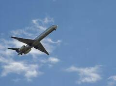 ਜ਼ਮੀਨ ਤੋਂ ਕਿੰਨੀ ਉਚਾਈ 'ਤੇ ਉੱਡਦਾ ਹੈ ਇੱਕ ਹਵਾਈ ਜਹਾਜ਼ ? ਜਾਣੋ ਸਹੀ ਜਵਾਬ