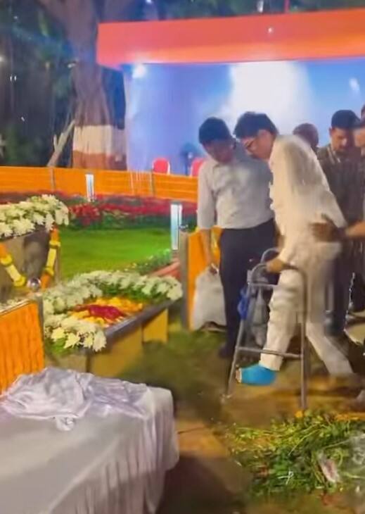 पायऱ्यांवरून उतरताना त्यांचा तोल गेला होता.